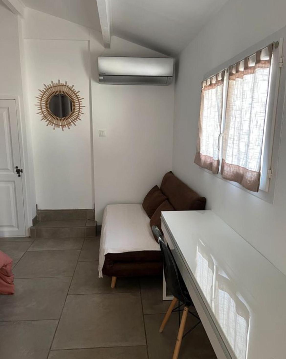 « La Parenthese » Gite En Camargue Arles Exterior photo